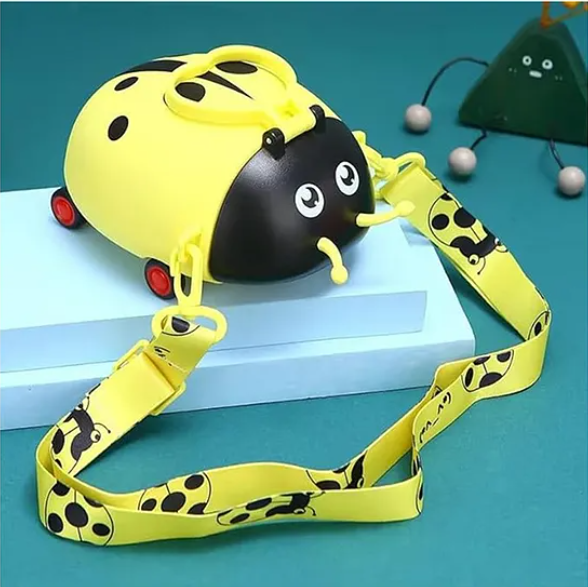 Bug Shaped Water Bottle for Kids 550 ML Leak-Proof Water Bottle with Moving Wheels, Straps And Sipper