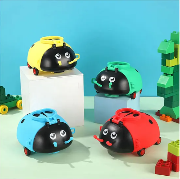 Bug Shaped Water Bottle for Kids 550 ML Leak-Proof Water Bottle with Moving Wheels, Straps And Sipper